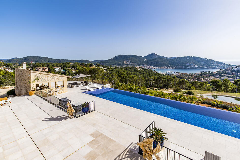 Spectacular finca with sensational sea and mountain views in Puerto Andratx