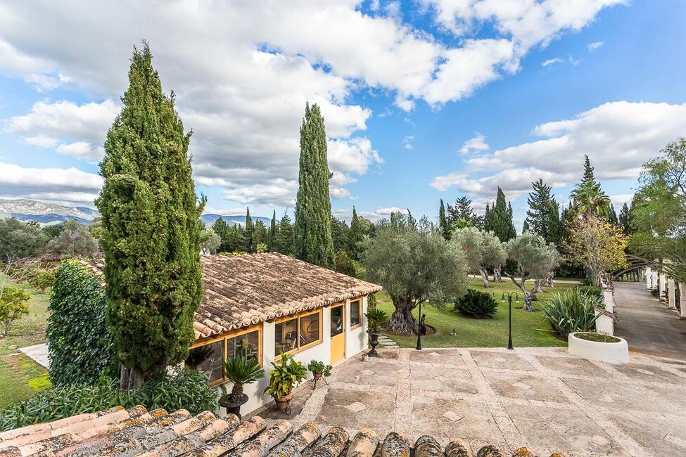Precioso chalet con piscina y jardín en Palmanyola