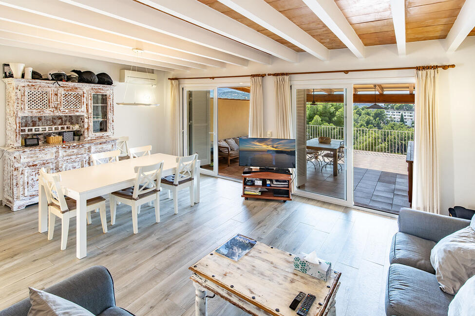 Tolles Maisonette-Apartment mit fantastischem Hafen- und Bergblick in Puerto Sóller