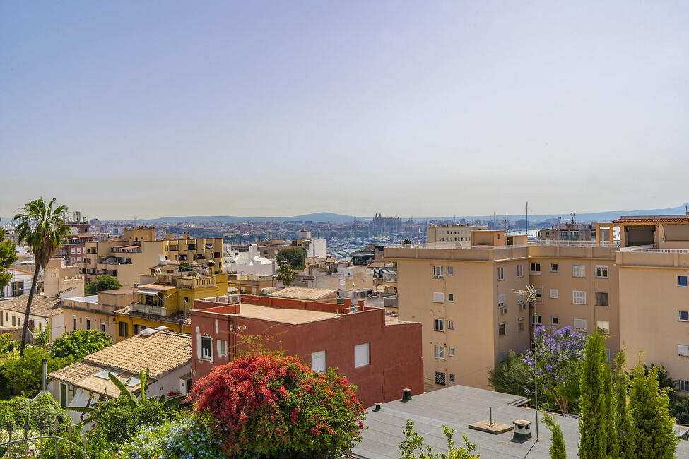 Elegantes Neubau-Stadthaus mit Meerblick und Pool in Palma El Terreno