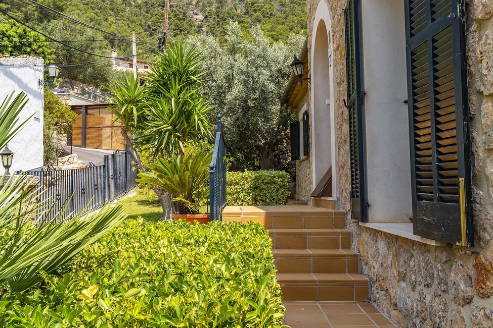 Chalet rústico con piscina de agua salada y jardín en Alaró