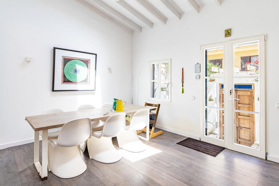 Renovated townhouse with tourist license in Palma's popular El Terreno district