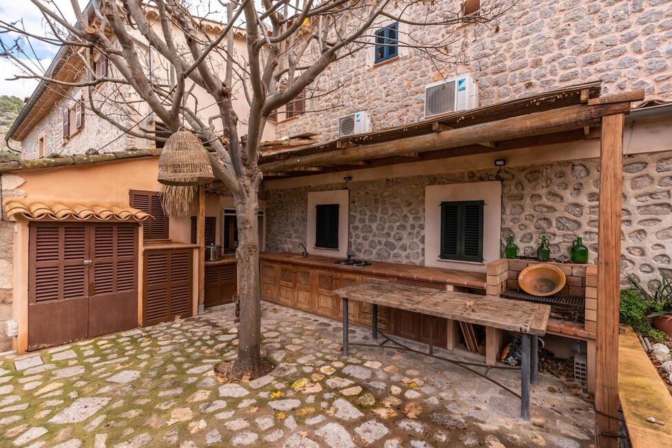 Fabelhafte, renovierte Finca mit Pool und Bergblick in Sóller