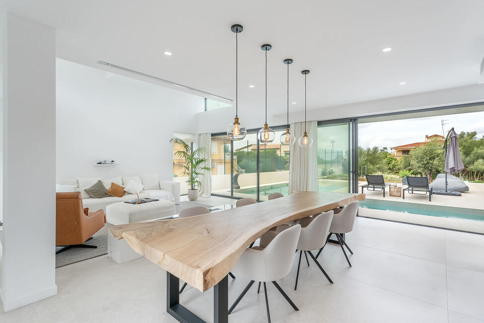 Attraktive Neubau-Villa mit Pool und Weitblick in Sa Cabaneta