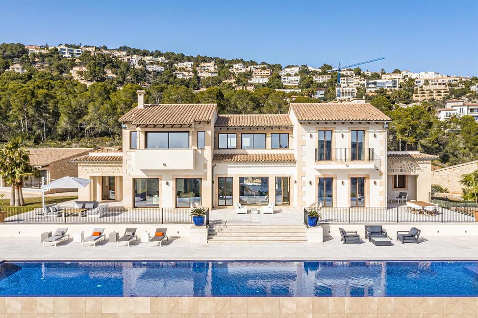 Spectacular finca with sensational sea and mountain views in Puerto Andratx
