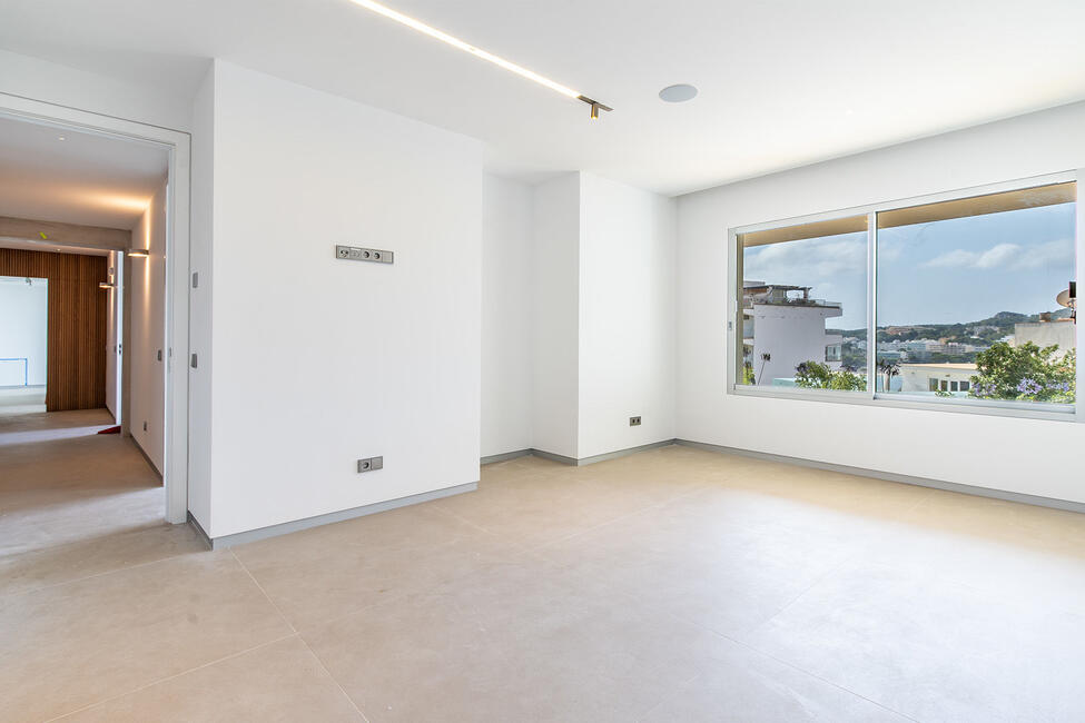 Luxuriöse Neubau-Villa mit Pool und Meerblick in Santa Ponsa
