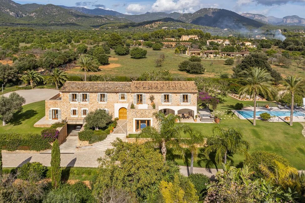 Espectacular finca con piscina e impresionantes vistas a la montaña en Santa Maria