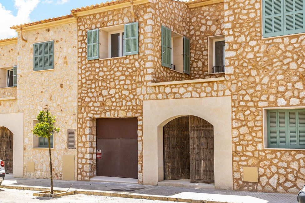 Atractiva casa adosada de nueva construcción con piscina en Ses Salines