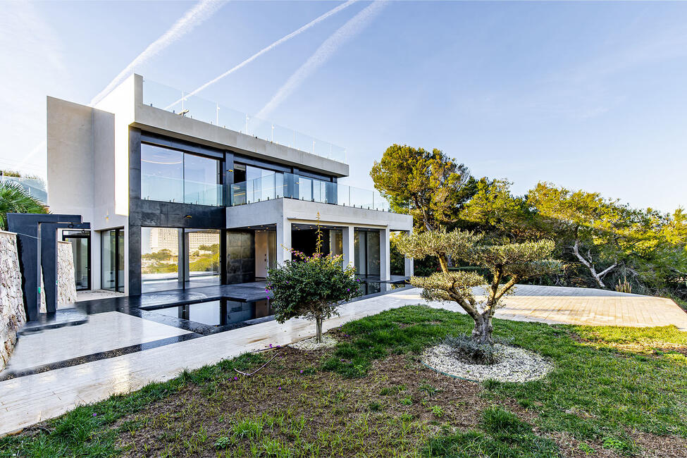 Meerblick Villa mit Pool und direkten Strandzugang in Cala Murada