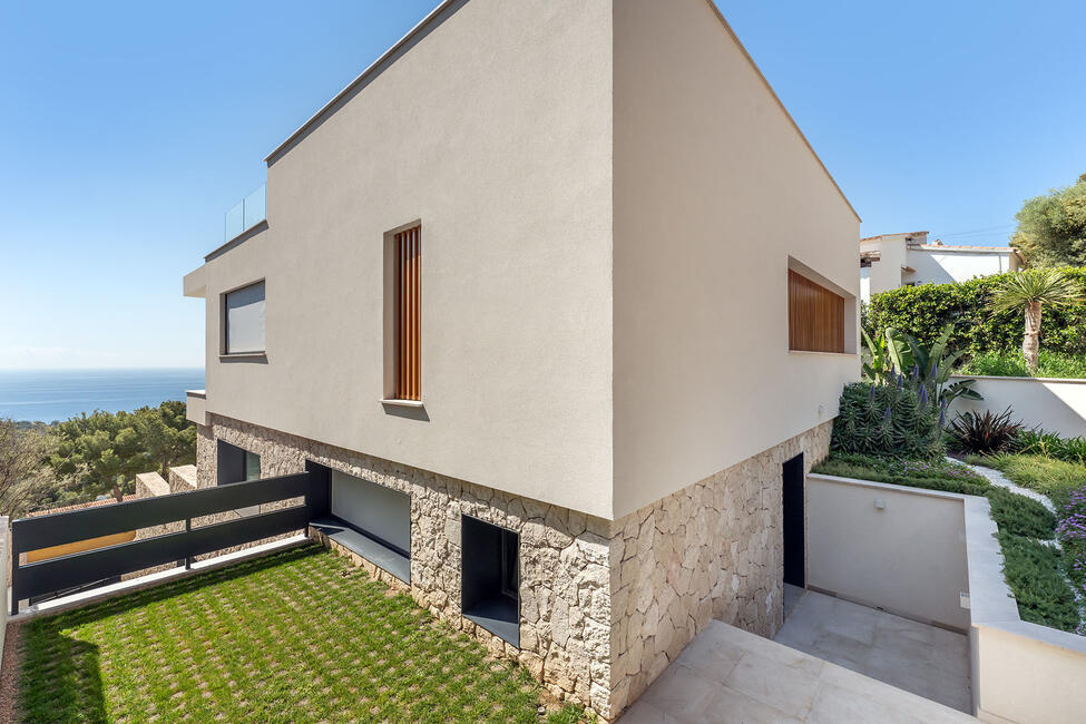 Moderna villa de nueva construcción con piscina e impresionantes vistas al mar en Portals Nous