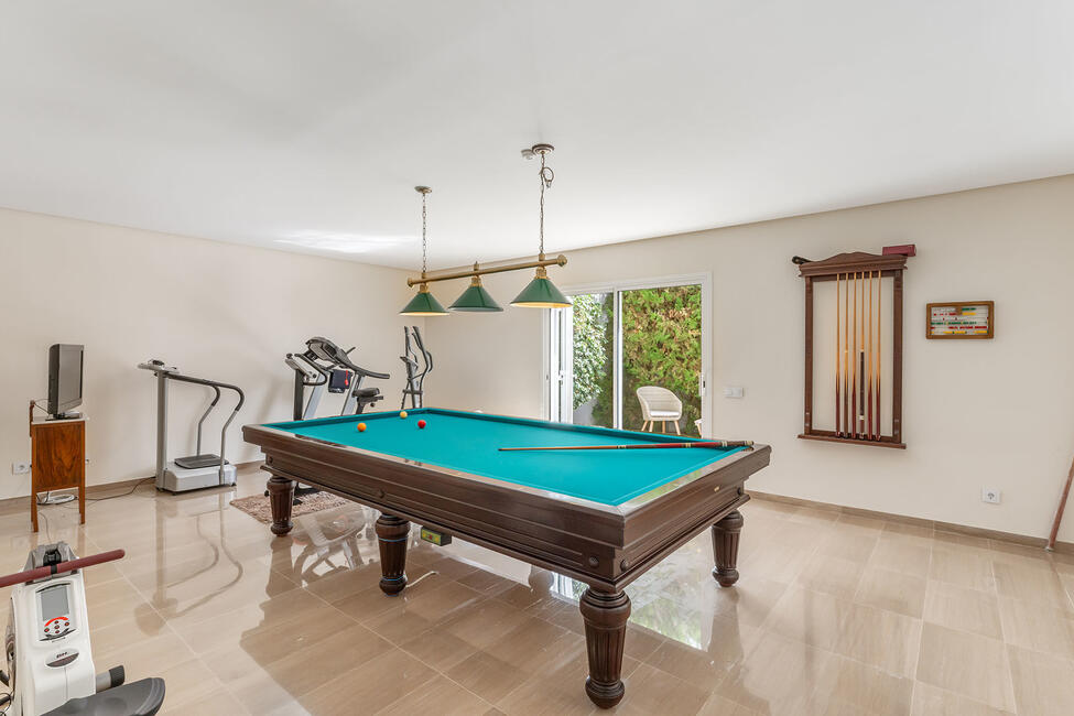 Elegante Villa mit Pool und tollem Meerblick in Bendinat