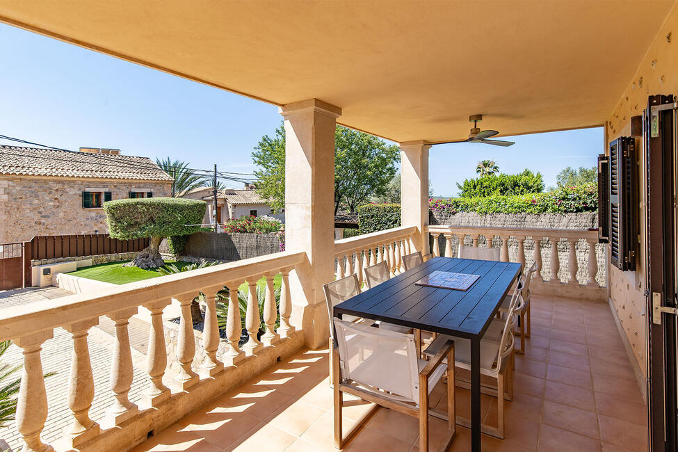 Sonnige und energiesparende Familienvilla mit Pool und Garage in Calvia