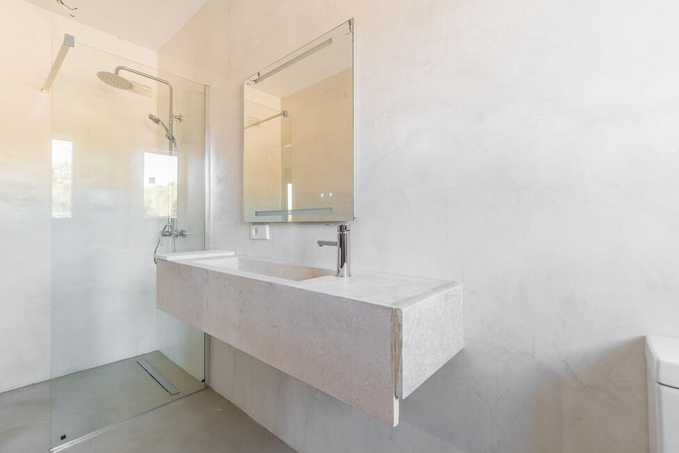 Moderne Neubau-Finca mit 23.000 m2 Grundstück und Pool in Campos