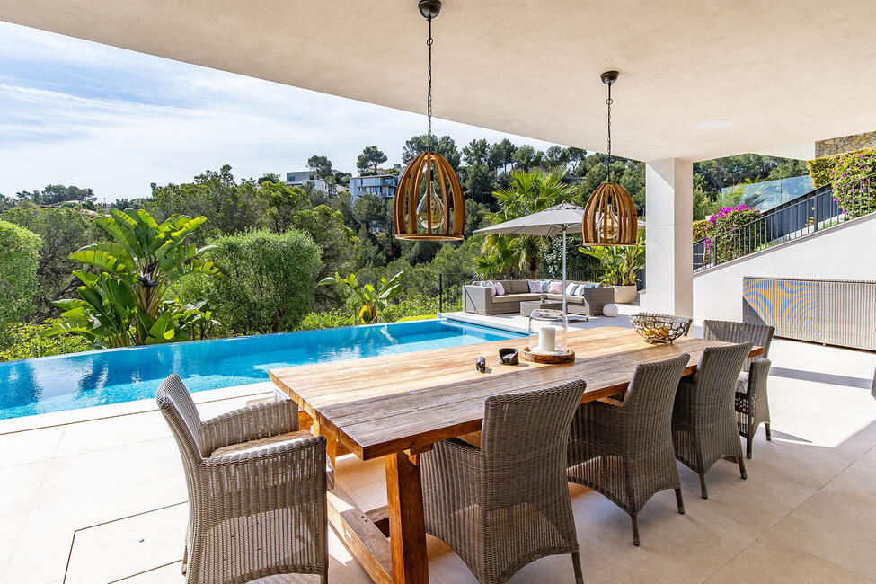 Luxuriöse und lichtdurchflutete Villa in Costa d’en Blanes
