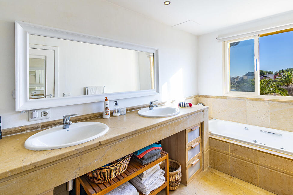 Attraktive Maisonette-Wohnung in einer luxuriösen Wohnanlage in Santa Ponsa