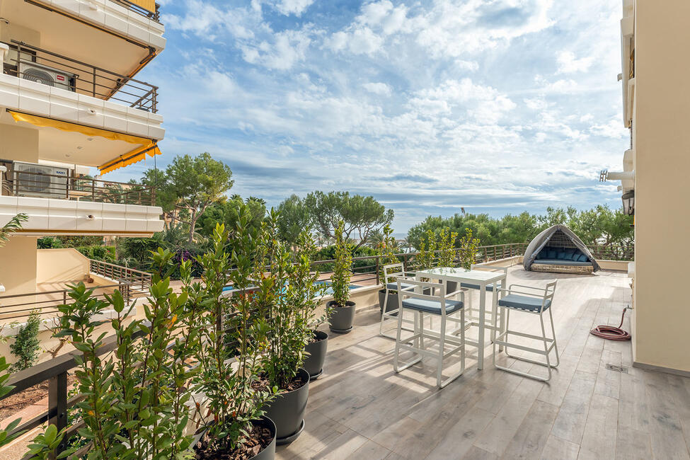 Renoviertes Erdgeschoss-Apartment mit Teilmeerblick in Portals Nous