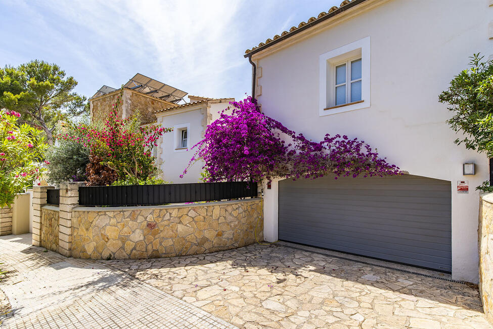 Sonnige Villa mit herrlichem Garten und Pool in Santa Ponsa