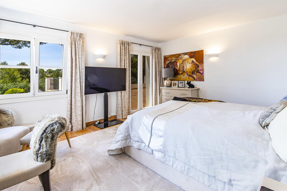 Sonnige Villa mit herrlichem Garten und Pool in Santa Ponsa