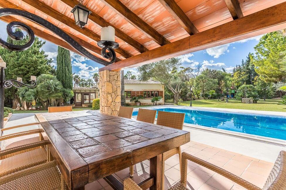 Precioso chalet con piscina y jardín en Palmanyola
