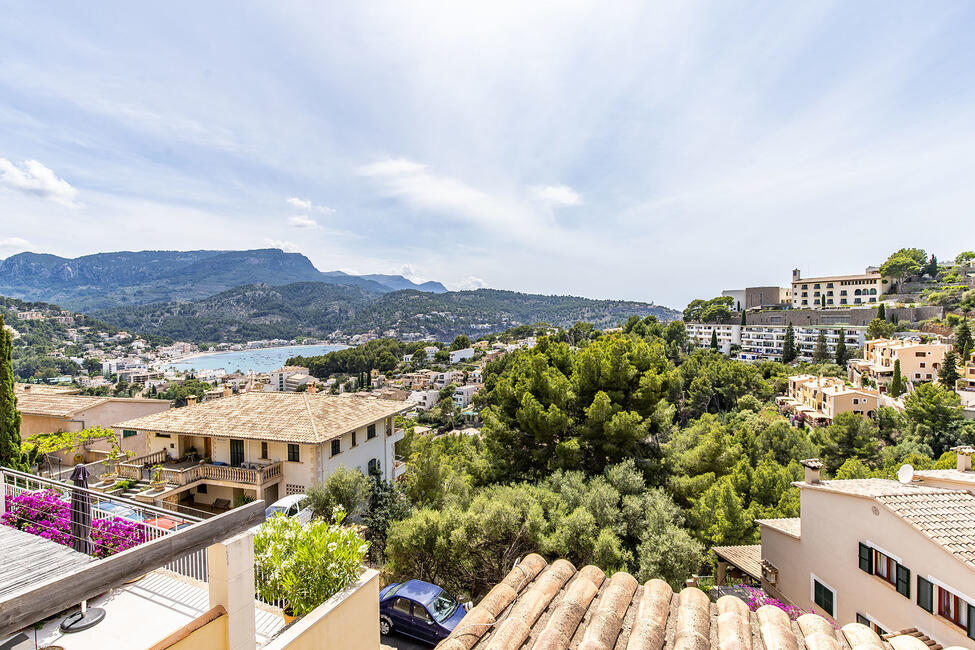 Tolles Maisonette-Apartment mit fantastischem Hafen- und Bergblick in Puerto Sóller