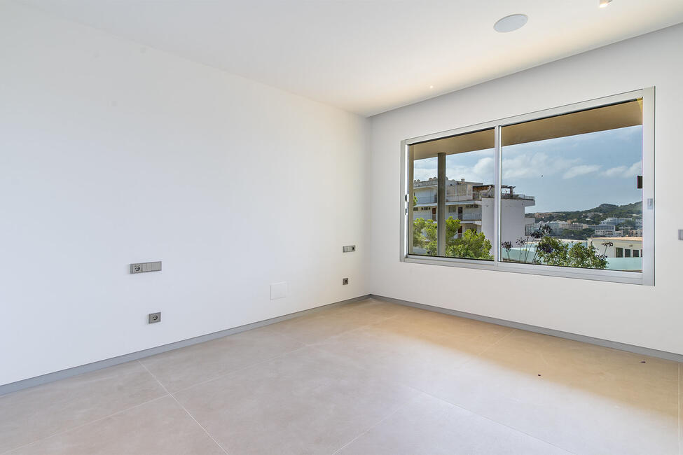 Luxuriöse Neubau-Villa mit Pool und Meerblick in Santa Ponsa