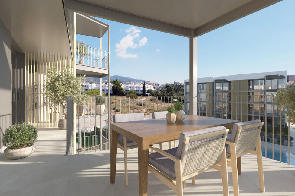 Beautiful new construction penthouse with community pool near the sea in Palmanova