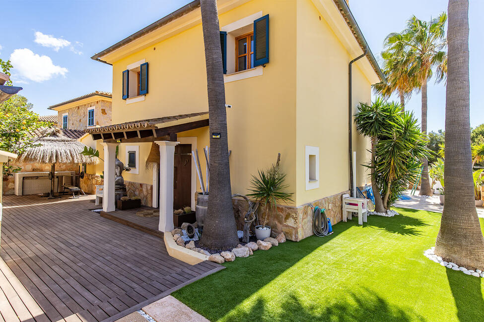 Luxurious renovated villa with private pool in beautiful residential complex in Nova Santa Ponsa