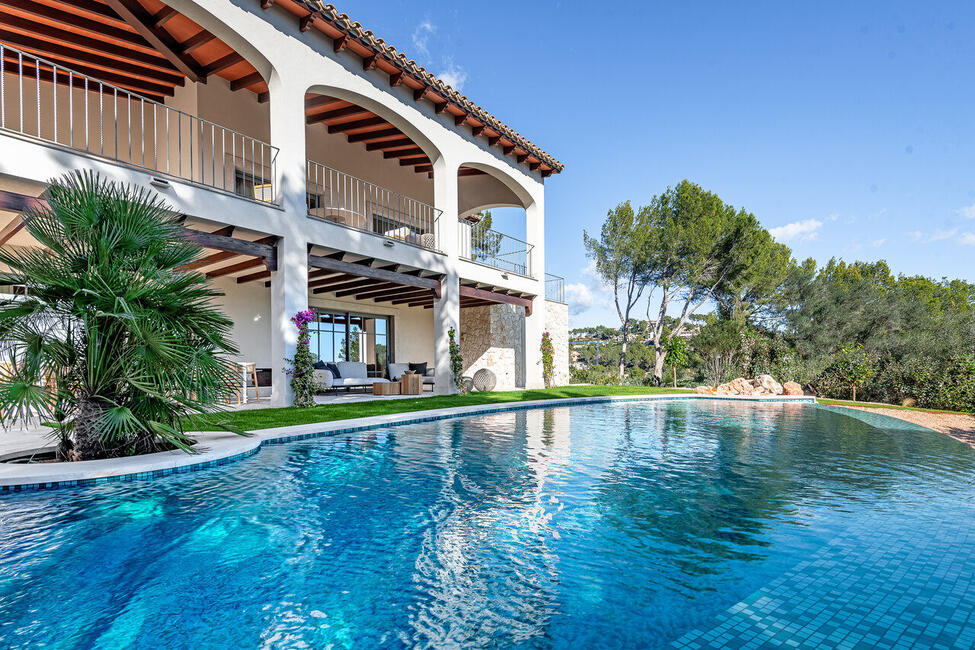 Outstanding luxury villa with sea views in Son Vida
