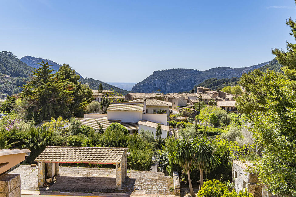 Casa señorial reformada con casa de invitados y gran zona de piscina en Valldemossa