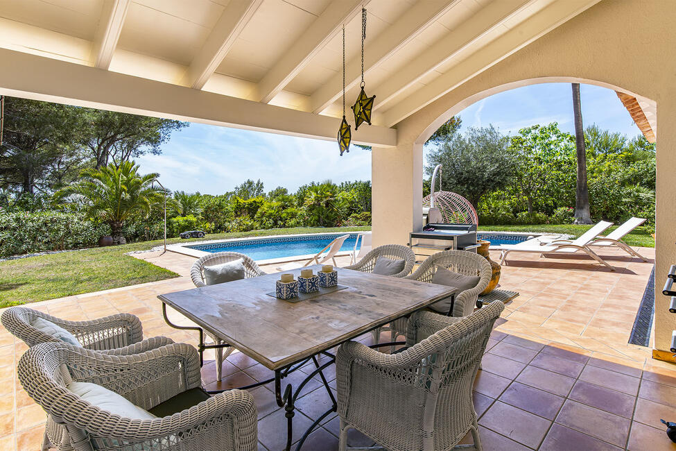 Sonnige Villa mit herrlichem Garten und Pool in Santa Ponsa