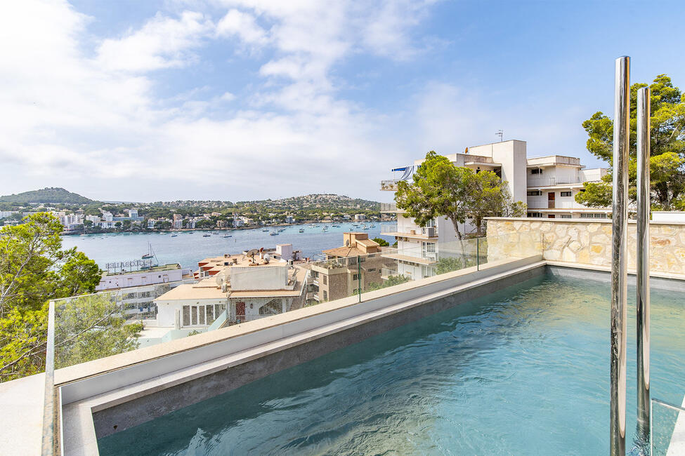 Luxuriöse Neubau-Villa mit Pool und Meerblick in Santa Ponsa