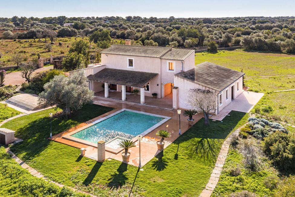 Ökologisch nachhaltige Finca mit Ferienvermietungslizenz in Llucmajor
