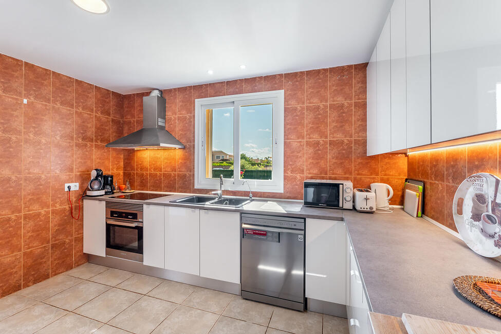 Sonniges Chalet mit Pool und Ferienvermietungslizenz in Sa Rápita