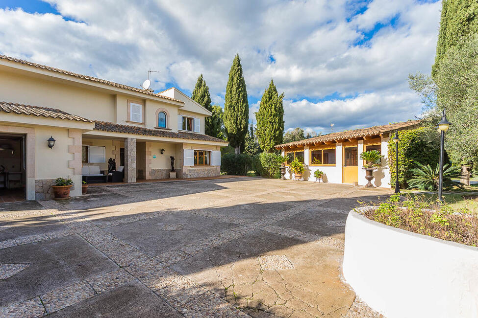 Precioso chalet con piscina y jardín en Palmanyola