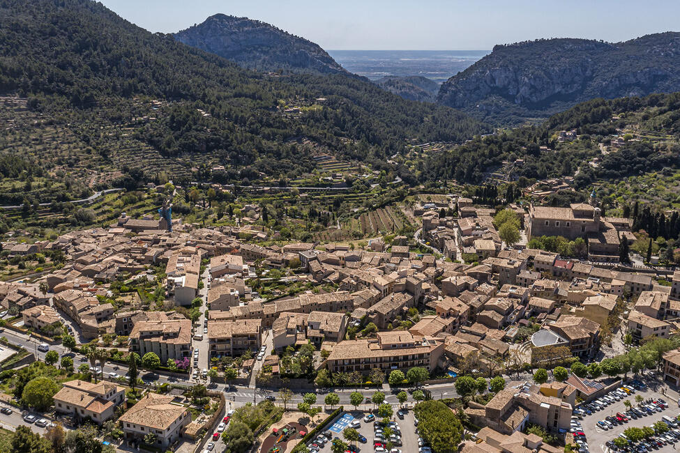 Casa señorial reformada con casa de invitados y gran zona de piscina en Valldemossa