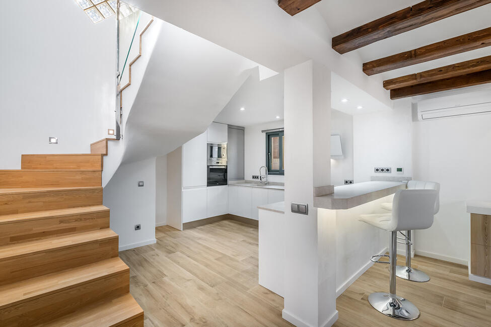 Renoviertes Stadthaus im modernen Stil mit Dachterrasse in Andratx
