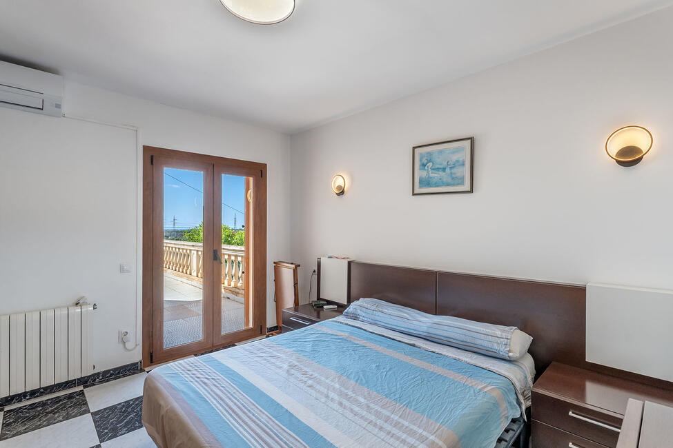Mallorquinische Finca mit Pool und Weitblick auf die Berge in Marratxi