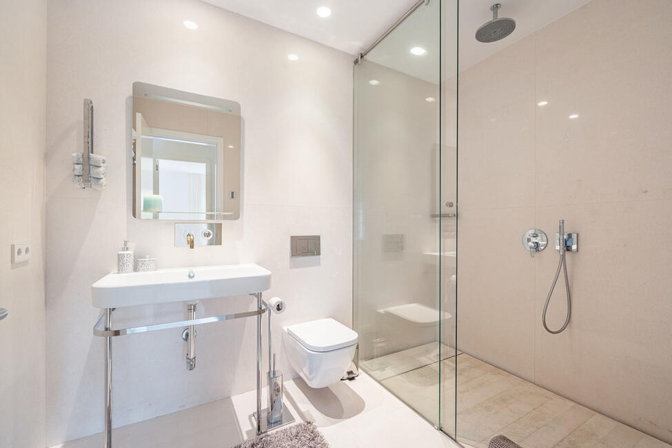 Luxuriöses Erdgeschoss-Apartment mit Gemeinschaftspool in Porto Cristo