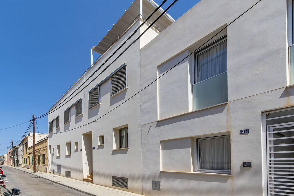Great terraced house in 2nd sea line, with community pool in El Molinar