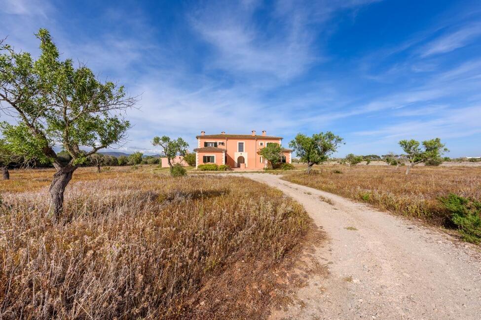 Rustikale Finca mit Pool unweit vom Strand in Santanyi