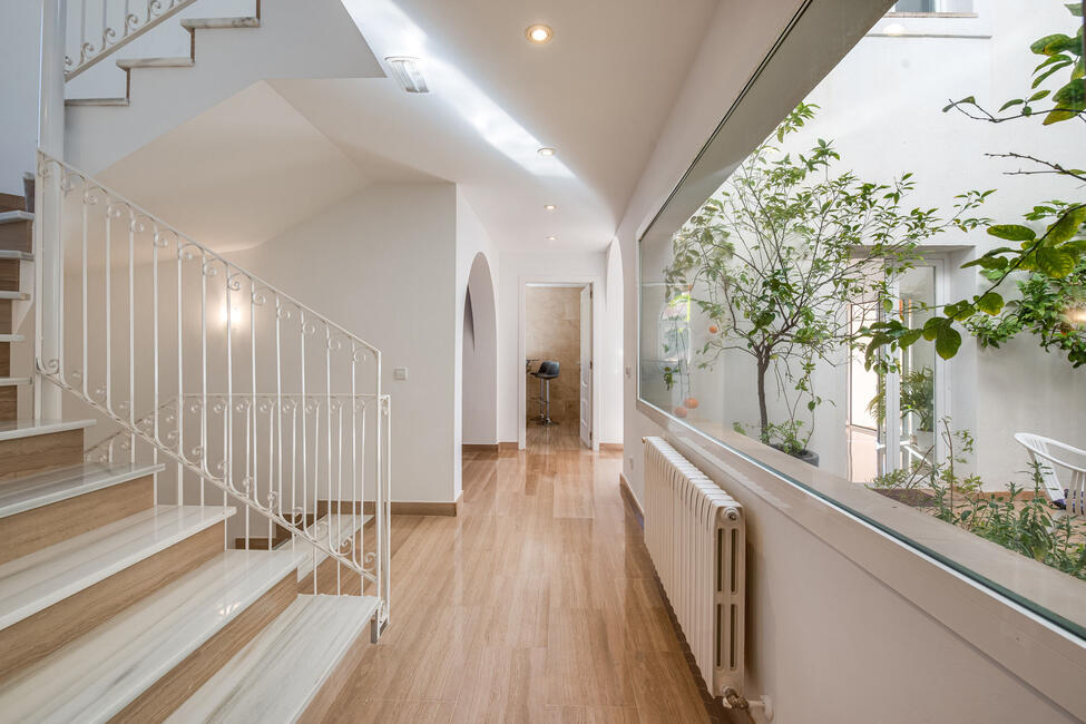 Luxury villa in 1st sea line with rental license in Camp de Mar