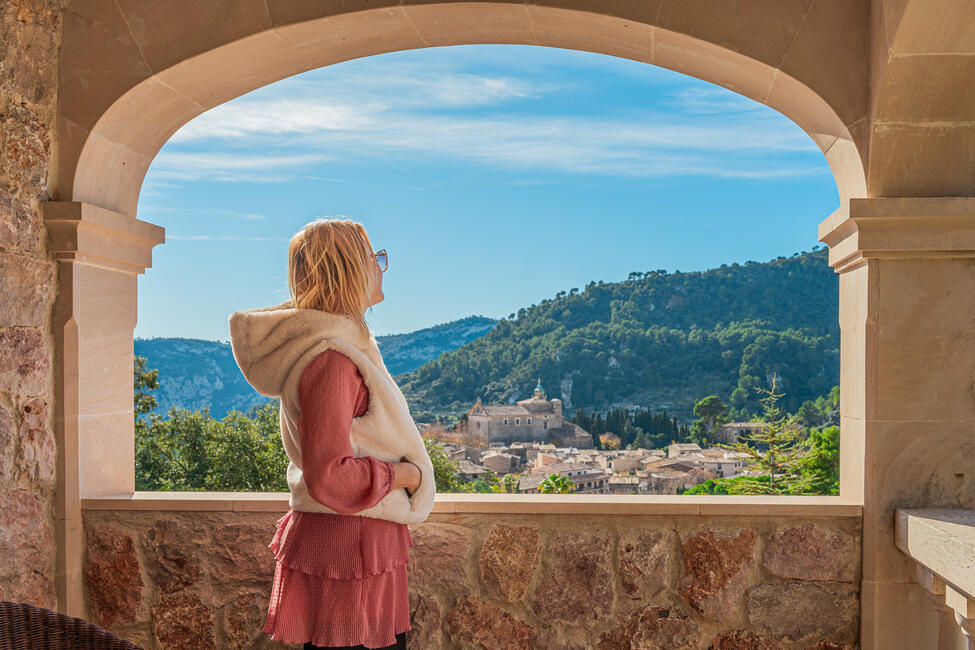 Natursteinvilla mit Pool & prächtigen Ausblick & zusätzlichen Grundstück