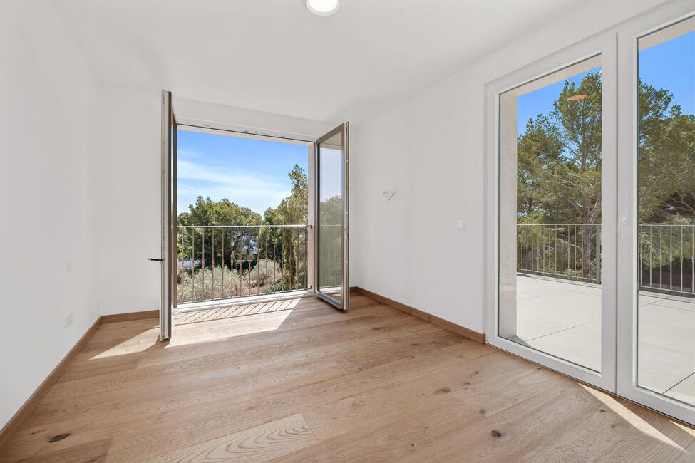 Hübsche Neubau-Villa mit Pool und Teilmeerblick in Sol de Mallorca