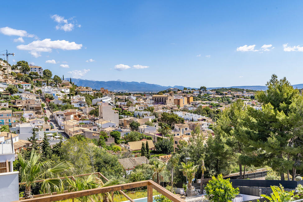 Exklusive Neubau-Villa mit zwei Pools und Blick ins Grüne in Génova, Palma