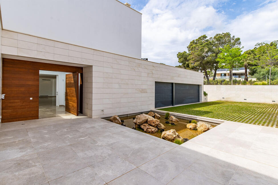 Luxuriöse Neubauvilla mit fantastischem Meerblick in Sol de Mallorca