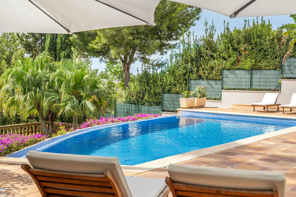 Elegante Villa mit Pool und tollem Meerblick in Bendinat