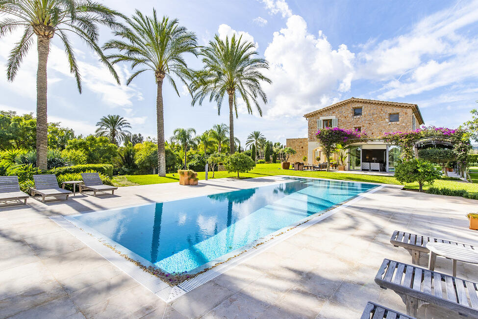 Espectacular finca con piscina e impresionantes vistas a la montaña en Santa Maria