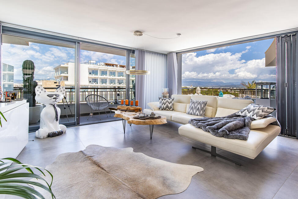 Luxurious penthouse on the seafront with parking space in Playa de Palma