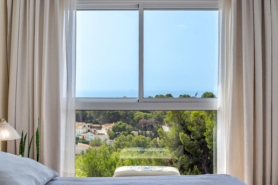 Elegante Villa mit Pool und tollem Meerblick in Bendinat