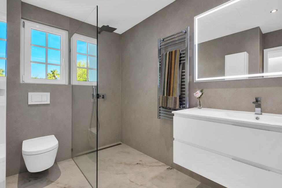 Villa in 2. Meereslinie mit fantastischem Meerblick in Sol de Mallorca